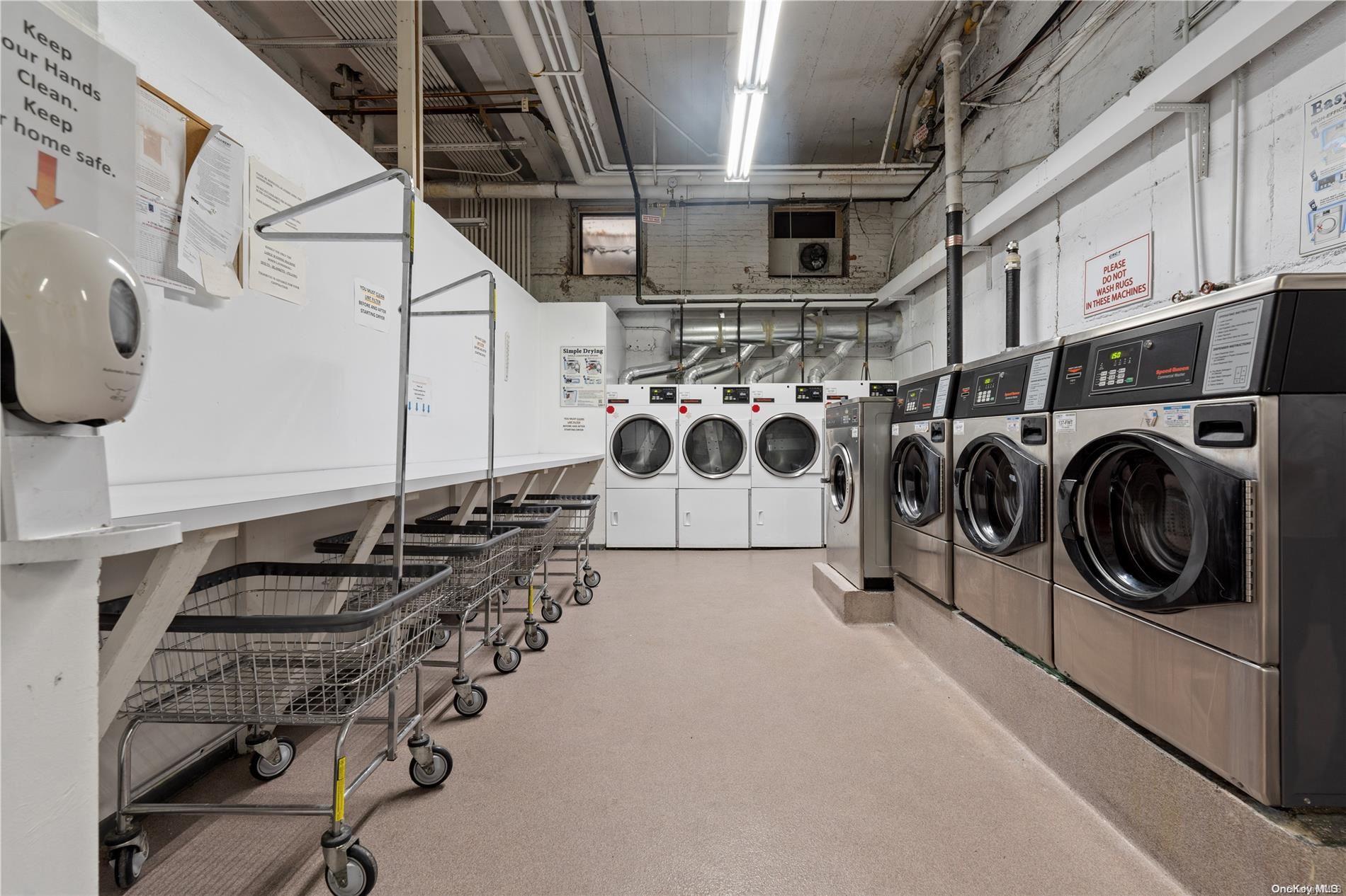 #10 photo, 59-11 Queens Blvd, কুইন্‌স Woodside , NY 11377