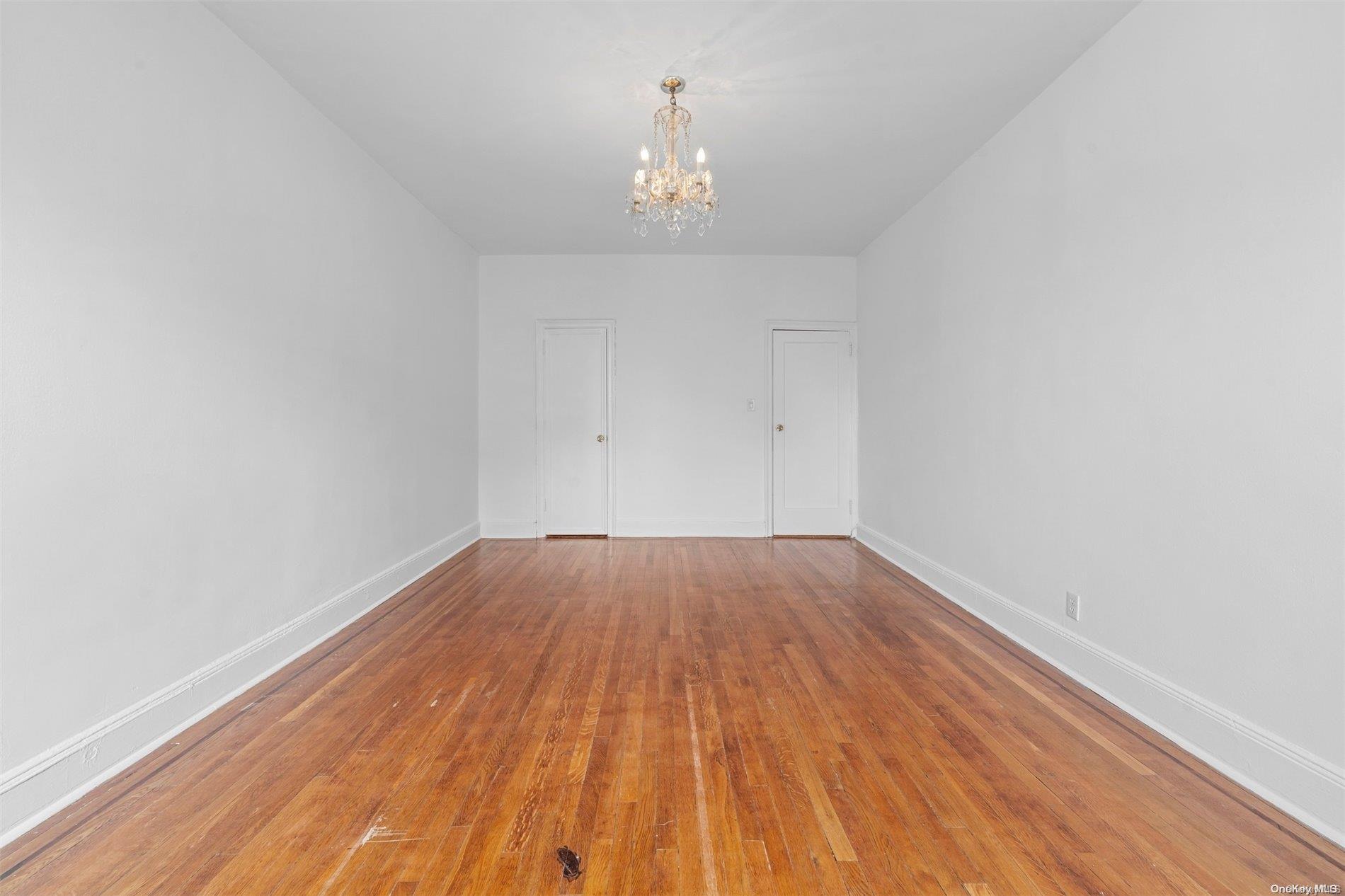 #13 photo, 59-11 Queens Blvd, কুইন্‌স Woodside , NY 11377