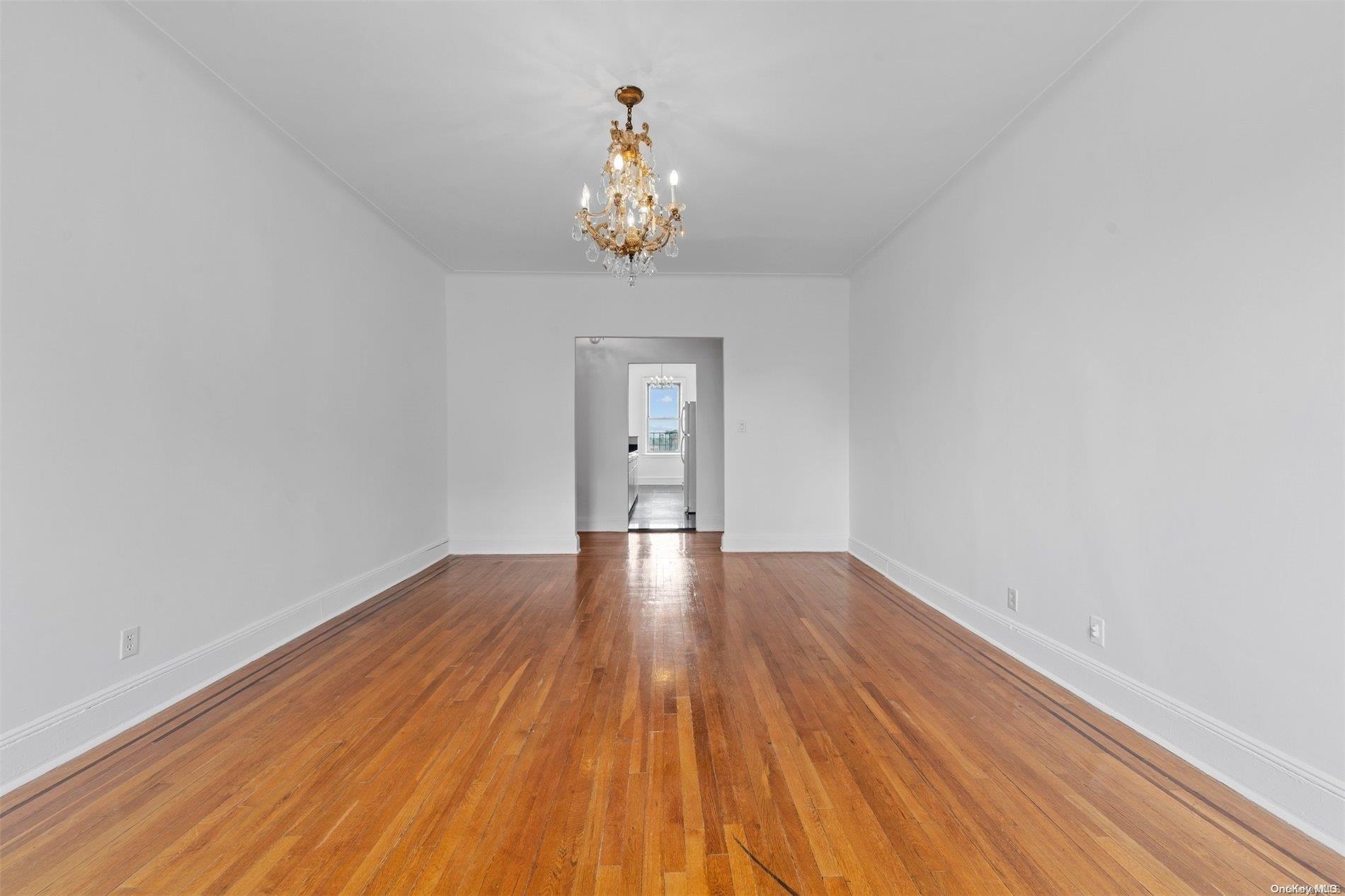 #18 photo, 59-11 Queens Blvd, কুইন্‌স Woodside , NY 11377