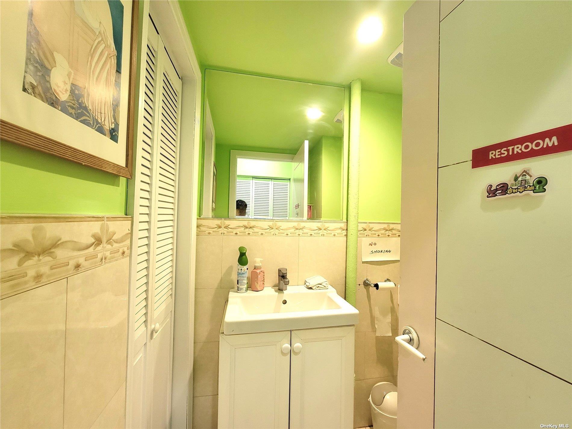 #10 photo, 161-07 Northern Boulevard, クイーンズ区 Flushing , NY 11358