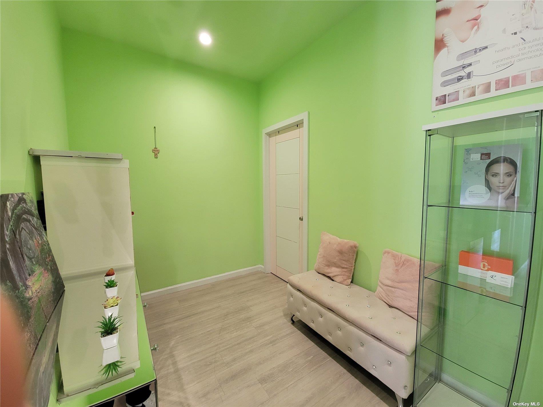 #12 photo, 161-07 Northern Boulevard, クイーンズ区 Flushing , NY 11358