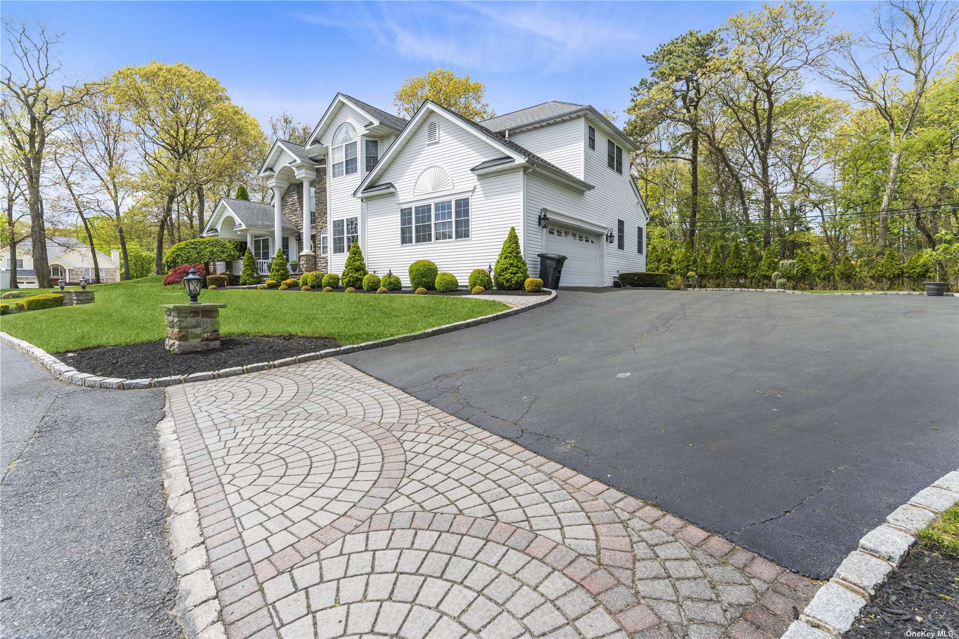 #1 photo, 253 Holbrook Road Avenue, Ronkonkoma , NY 11779