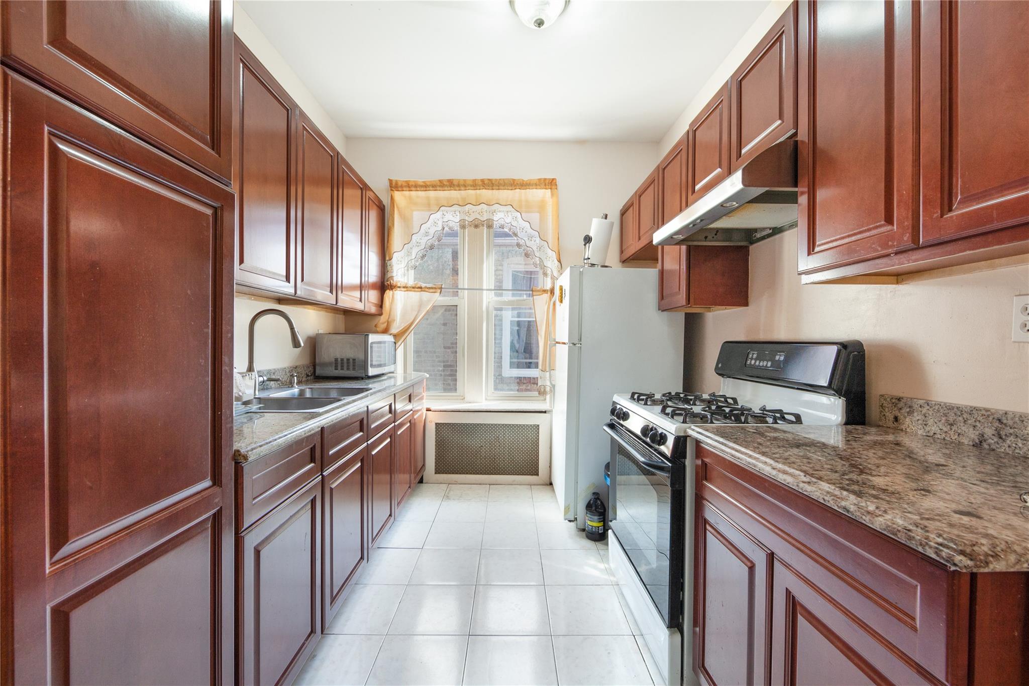 #4 photo, 594 E 92nd Street, Brooklyn , NY 11236