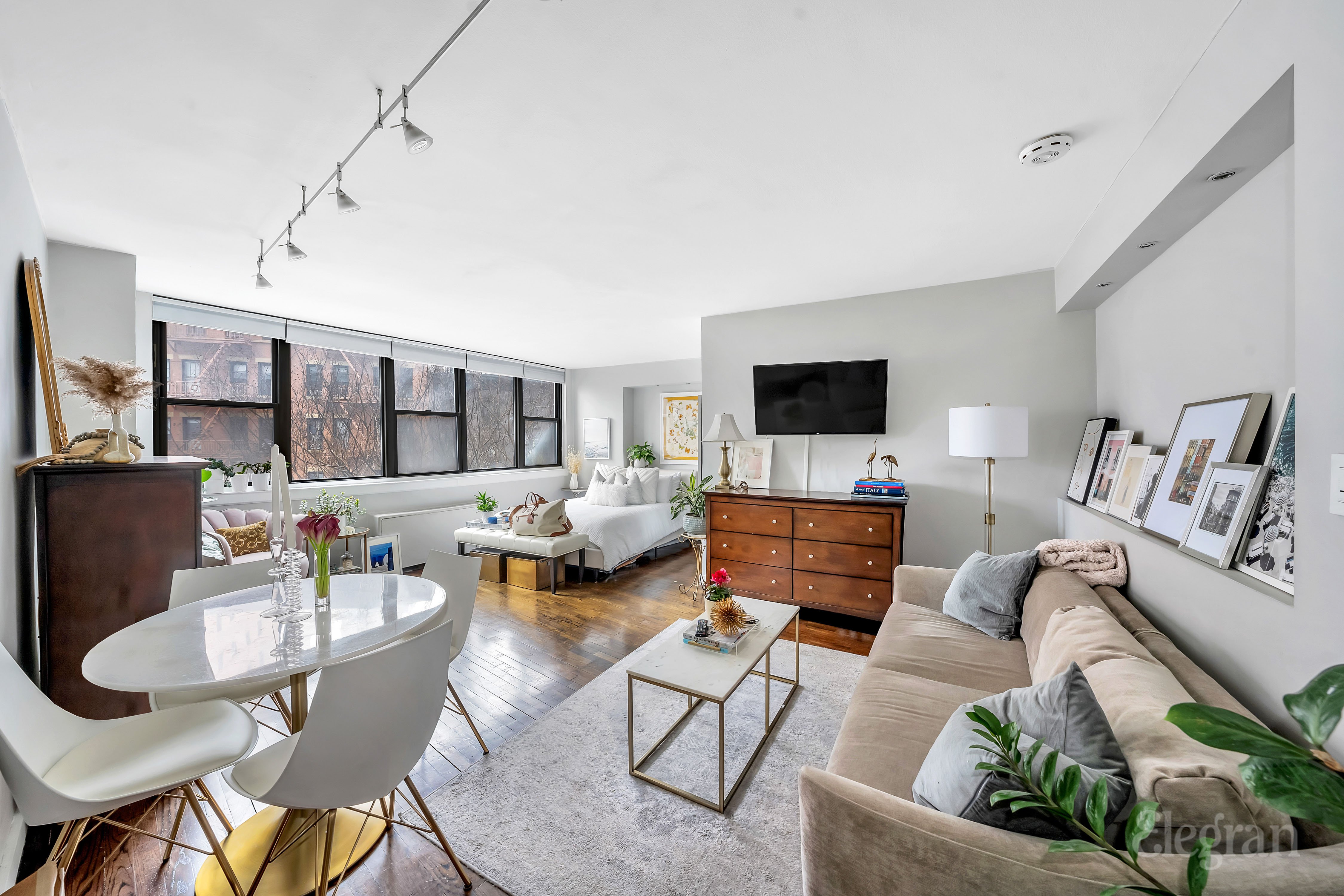 #1 photo, 225 E 36th Street, מנהטן Murray Hill , NY 10016