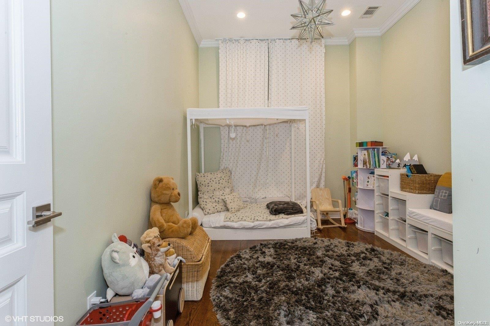 #16 photo, 260 Central Avenue, ナッソー郡 Lawrence , NY 11559