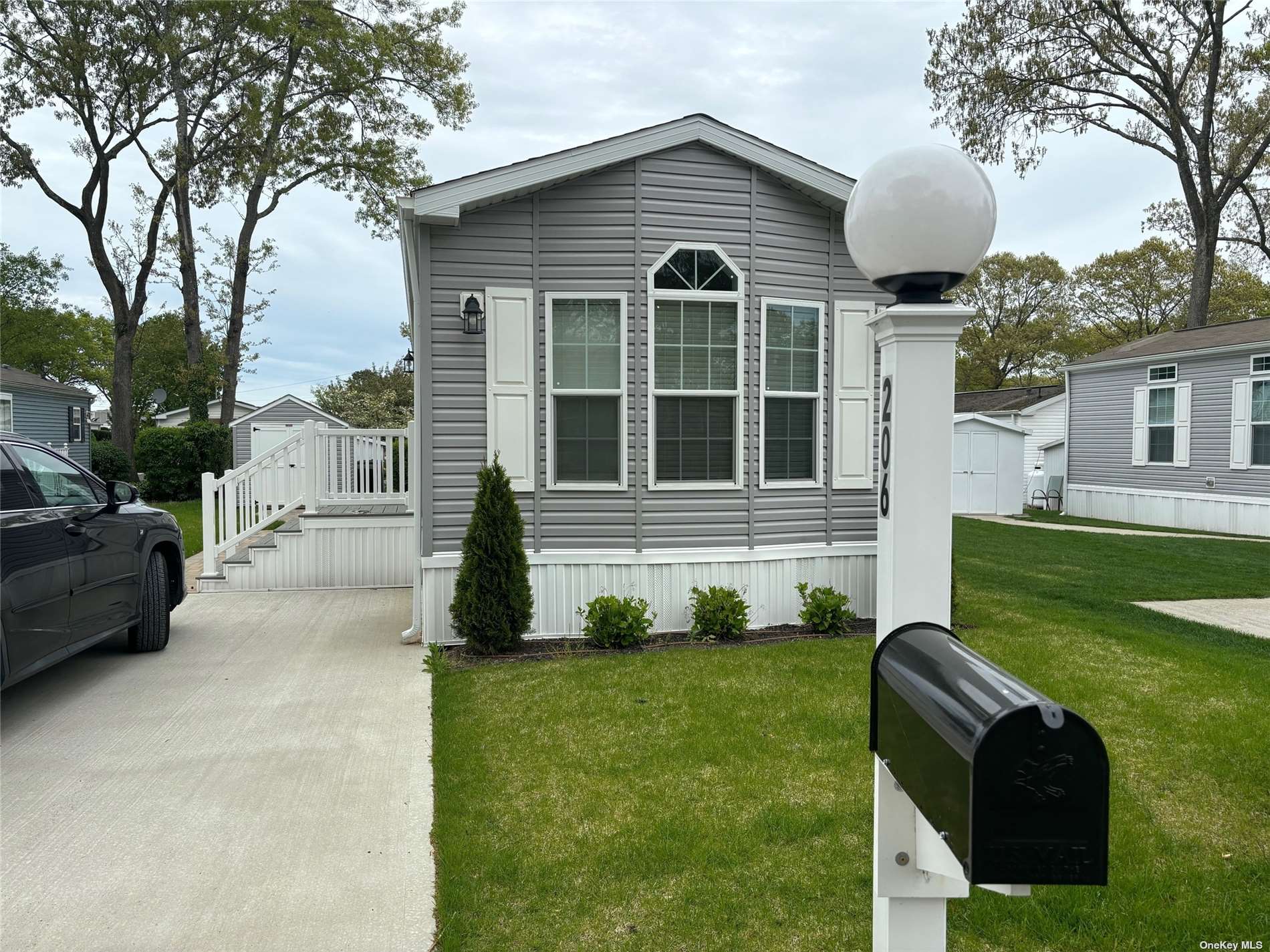 #1 photo, 1661-206 Old Country Road, Riverhead , NY 11901