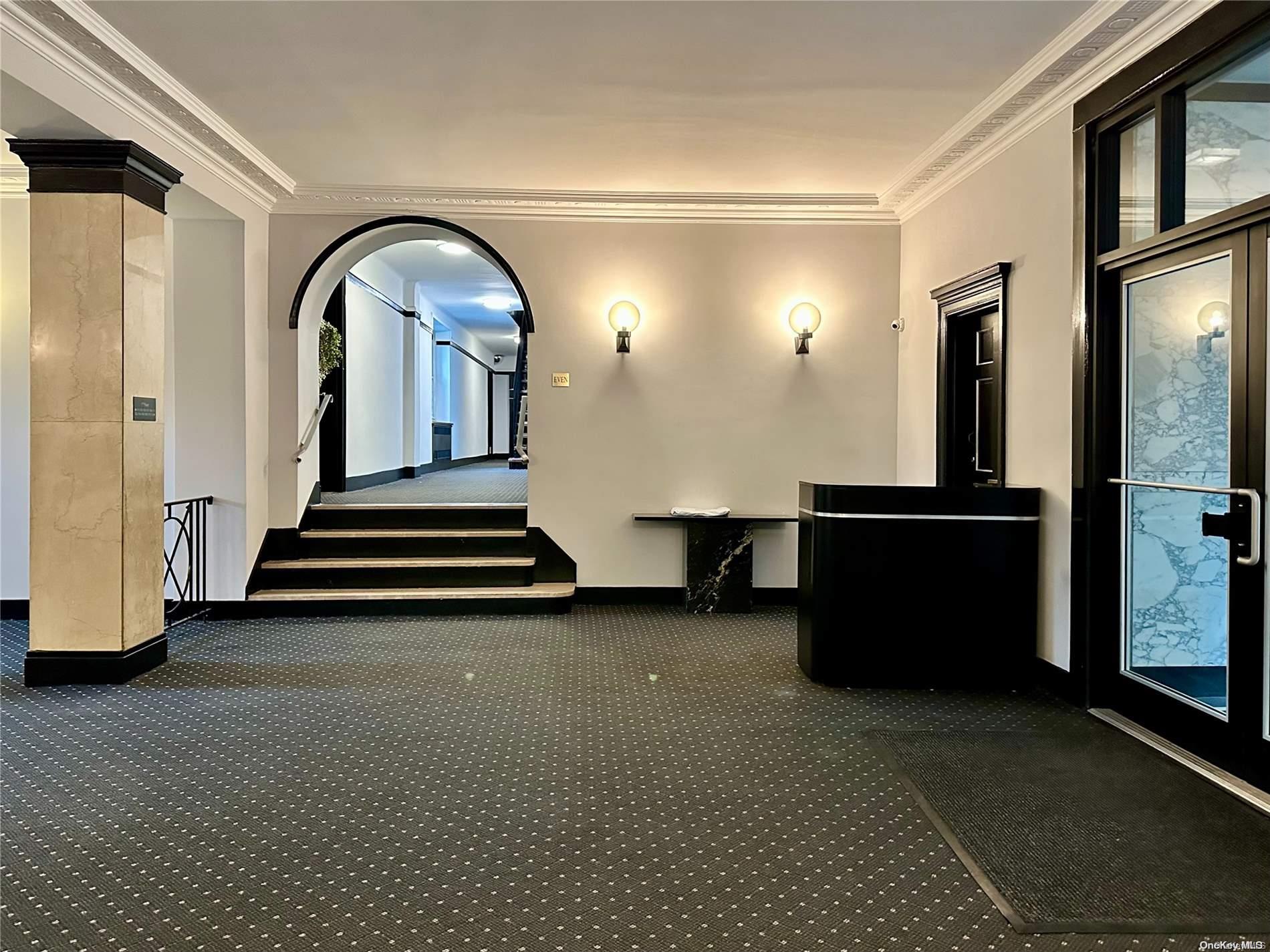 #12 photo, 69-09 108th Street, কুইন্‌স Forest Hills , NY 11375