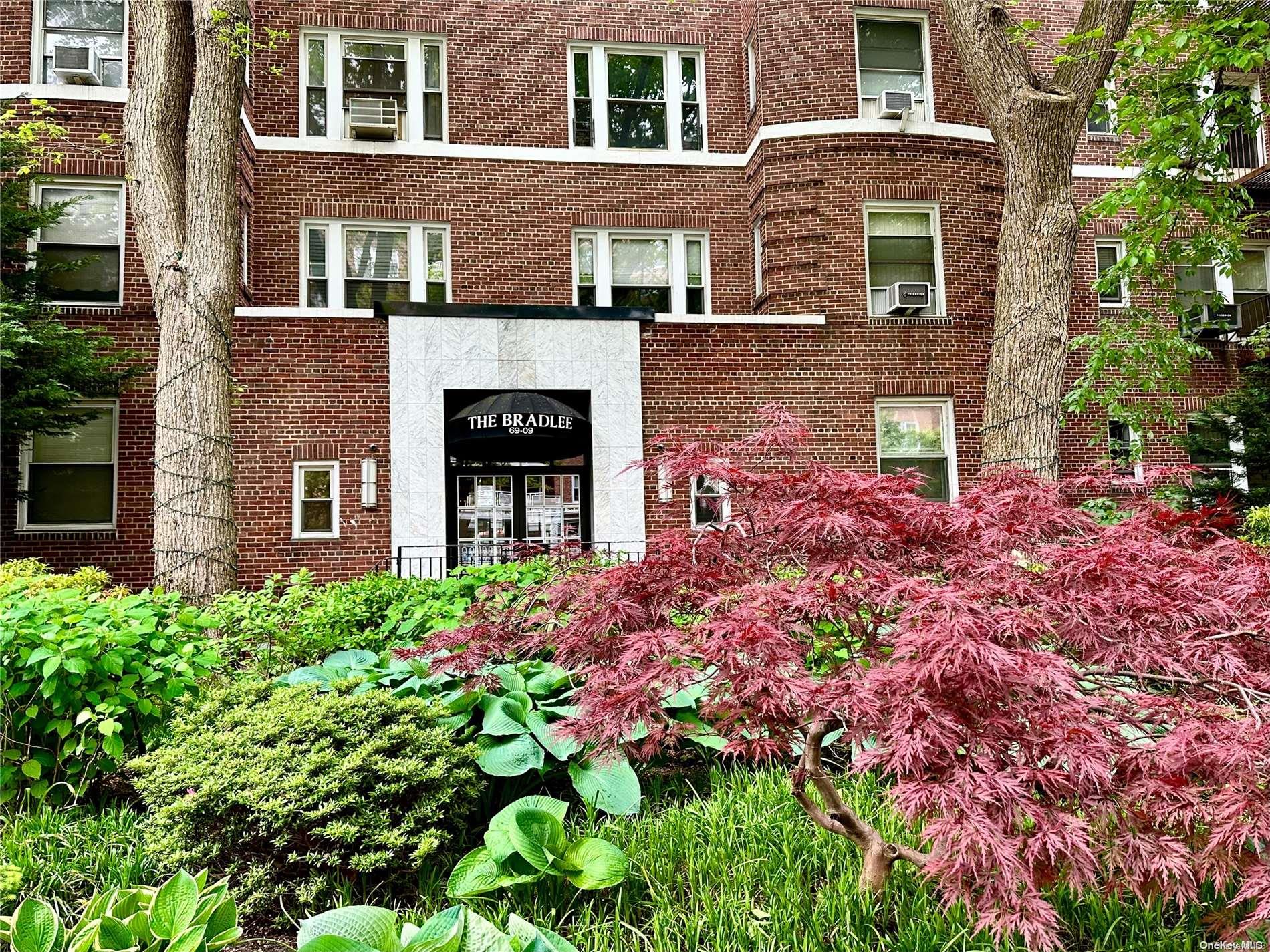 #15 photo, 69-09 108th Street, কুইন্‌স Forest Hills , NY 11375