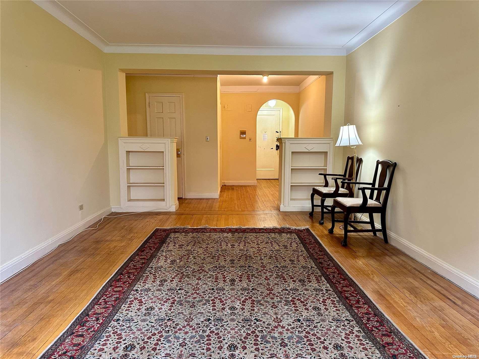 #2 photo, 69-09 108th Street, কুইন্‌স Forest Hills , NY 11375