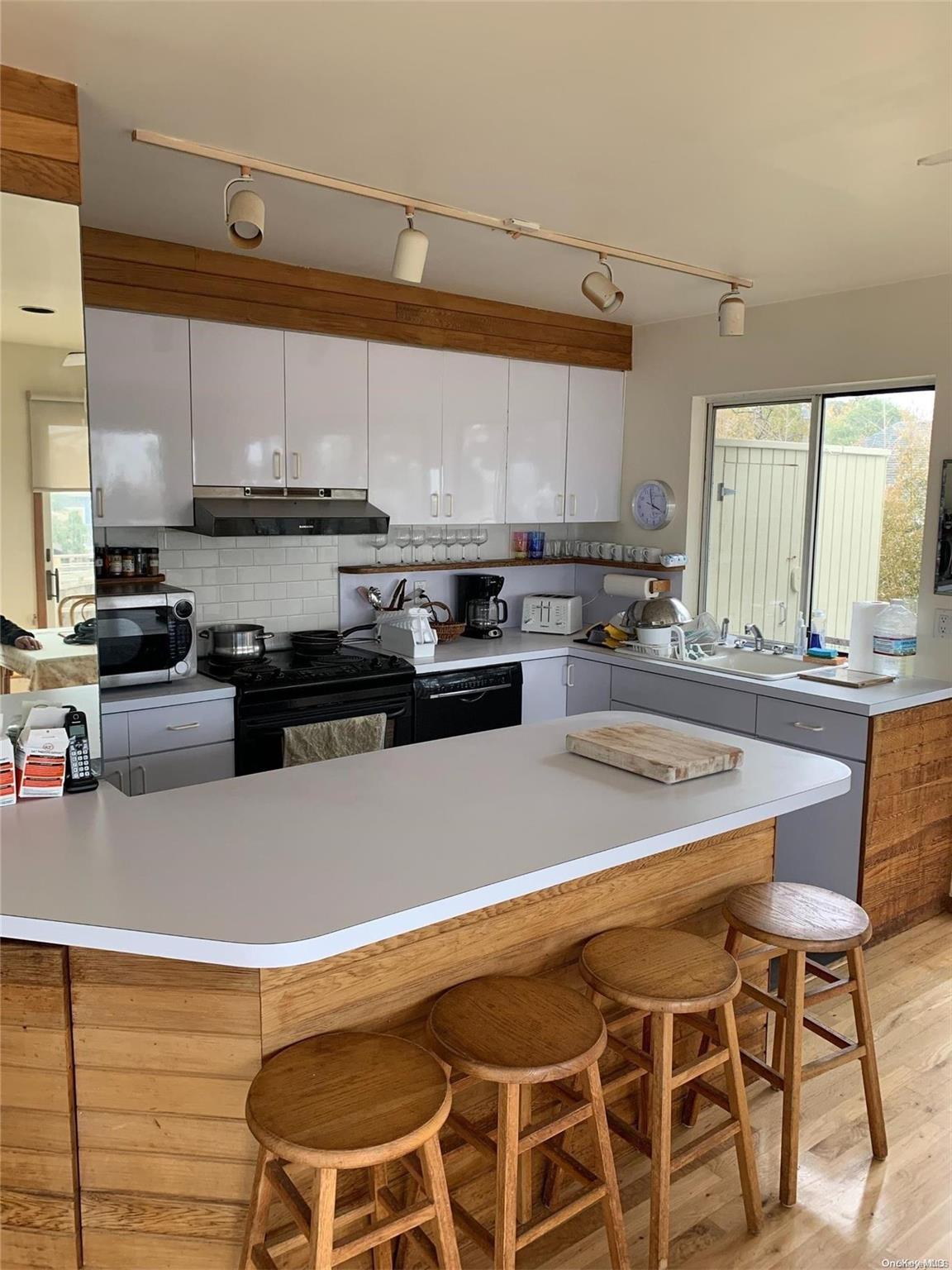 #4 photo, 6 Sloop Walk, Ocean Beach , NY 11770