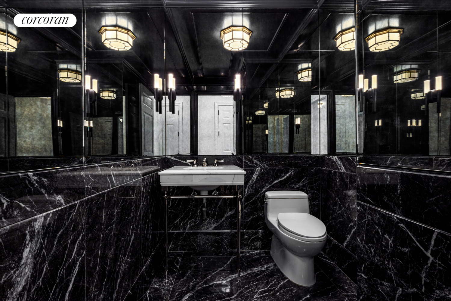 #18 photo, 15 CENTRAL Park W, マンハッタン Lincoln Square , NY 10023