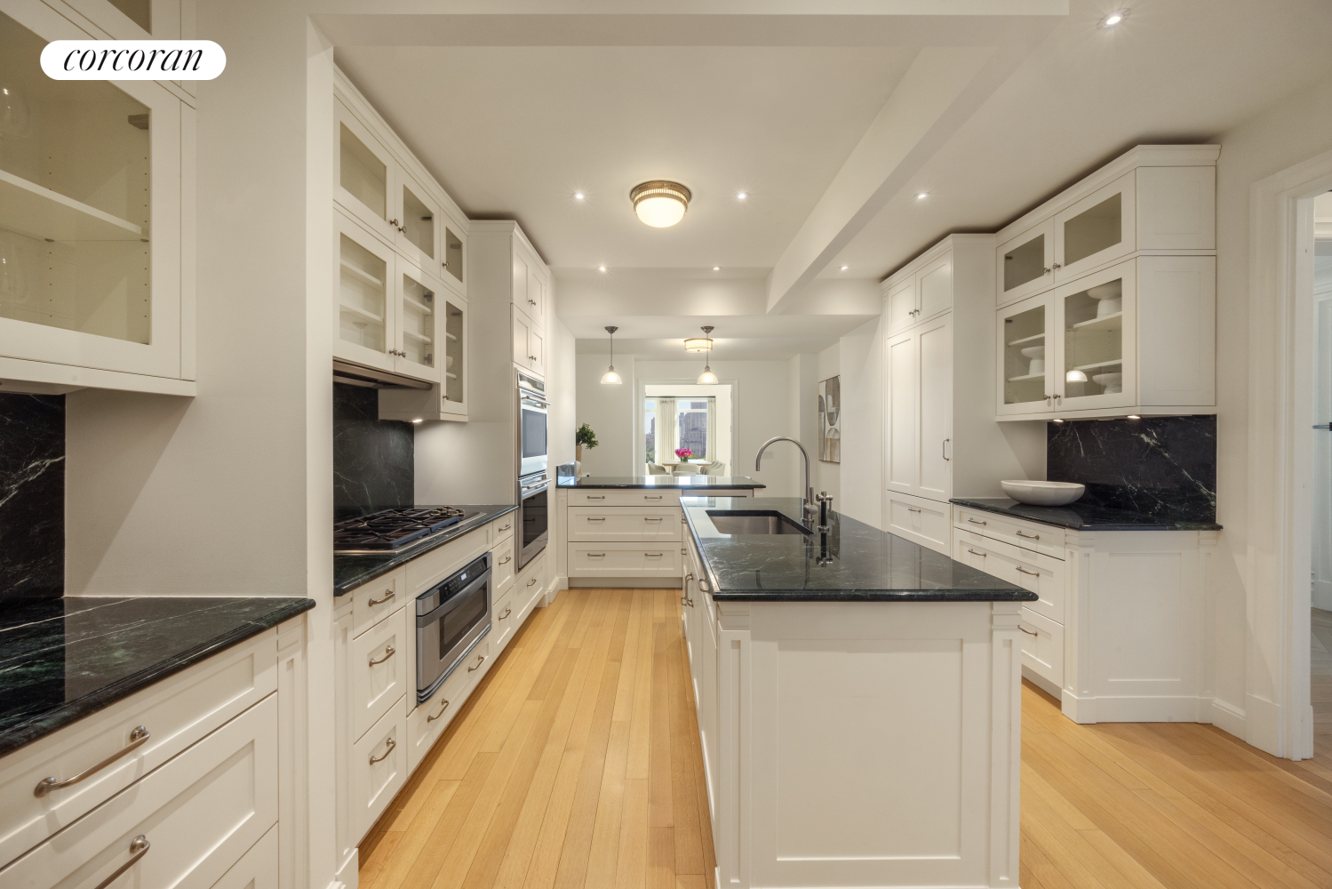 #8 photo, 15 CENTRAL Park W, マンハッタン Lincoln Square , NY 10023