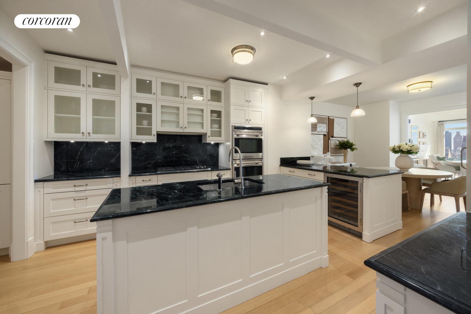 #9 photo, 15 CENTRAL Park W, マンハッタン Lincoln Square , NY 10023