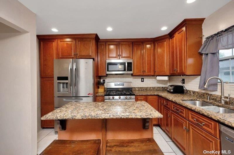 #10 photo, 216 Swalm Street, Westbury , NY 11590