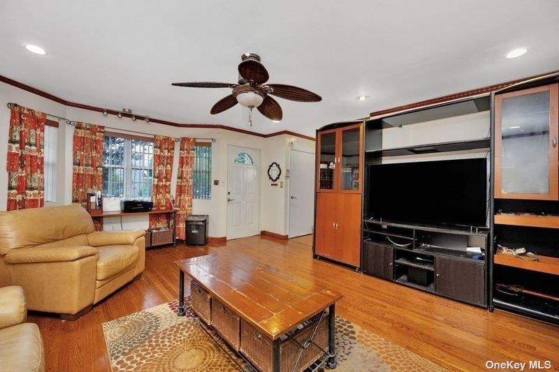 #14 photo, 216 Swalm Street, Westbury , NY 11590