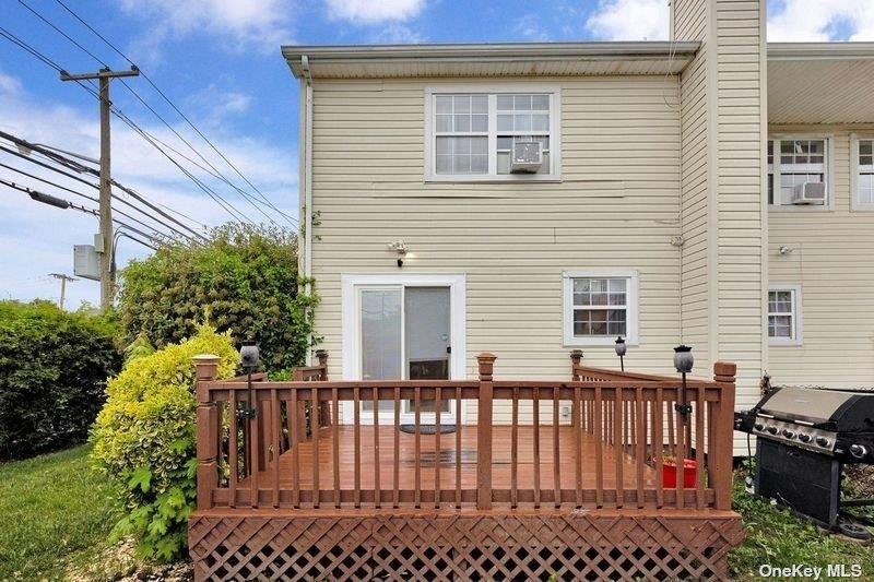 #5 photo, 216 Swalm Street, Westbury , NY 11590