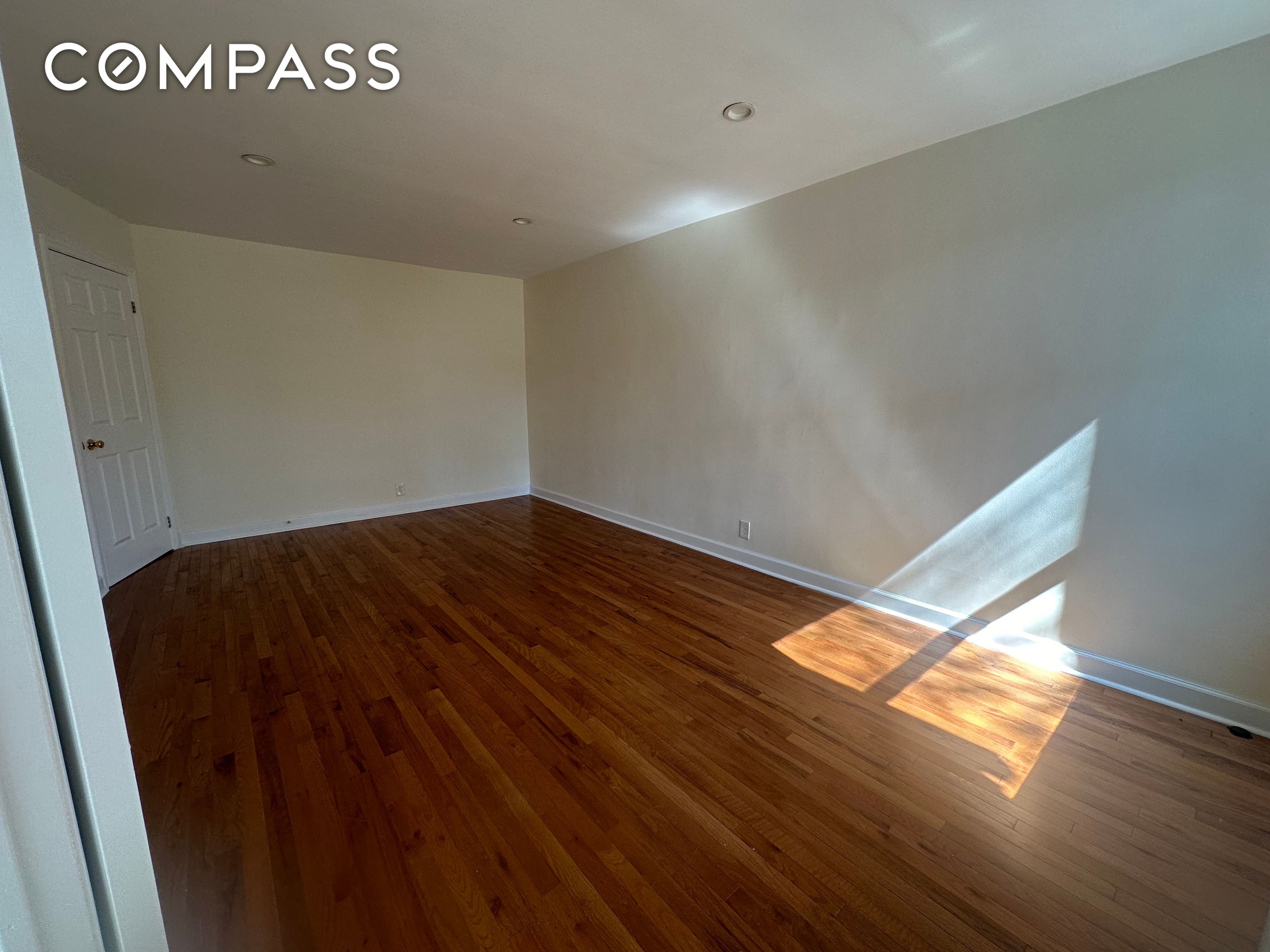 #1 photo, 50-42 39th Place 2, 뉴욕퀸즈 Sunnyside , NY 11104