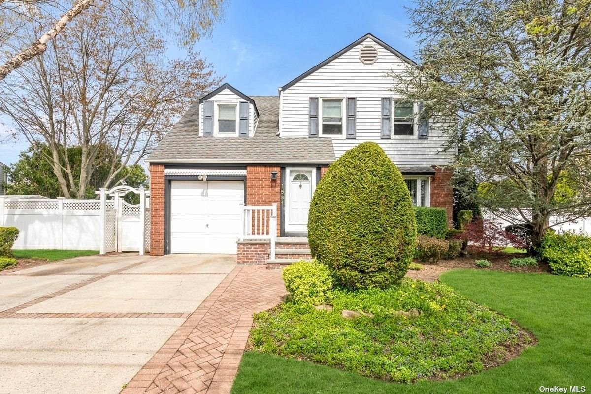 #1 photo, 1591 Warren Street, East Meadow , NY 11554