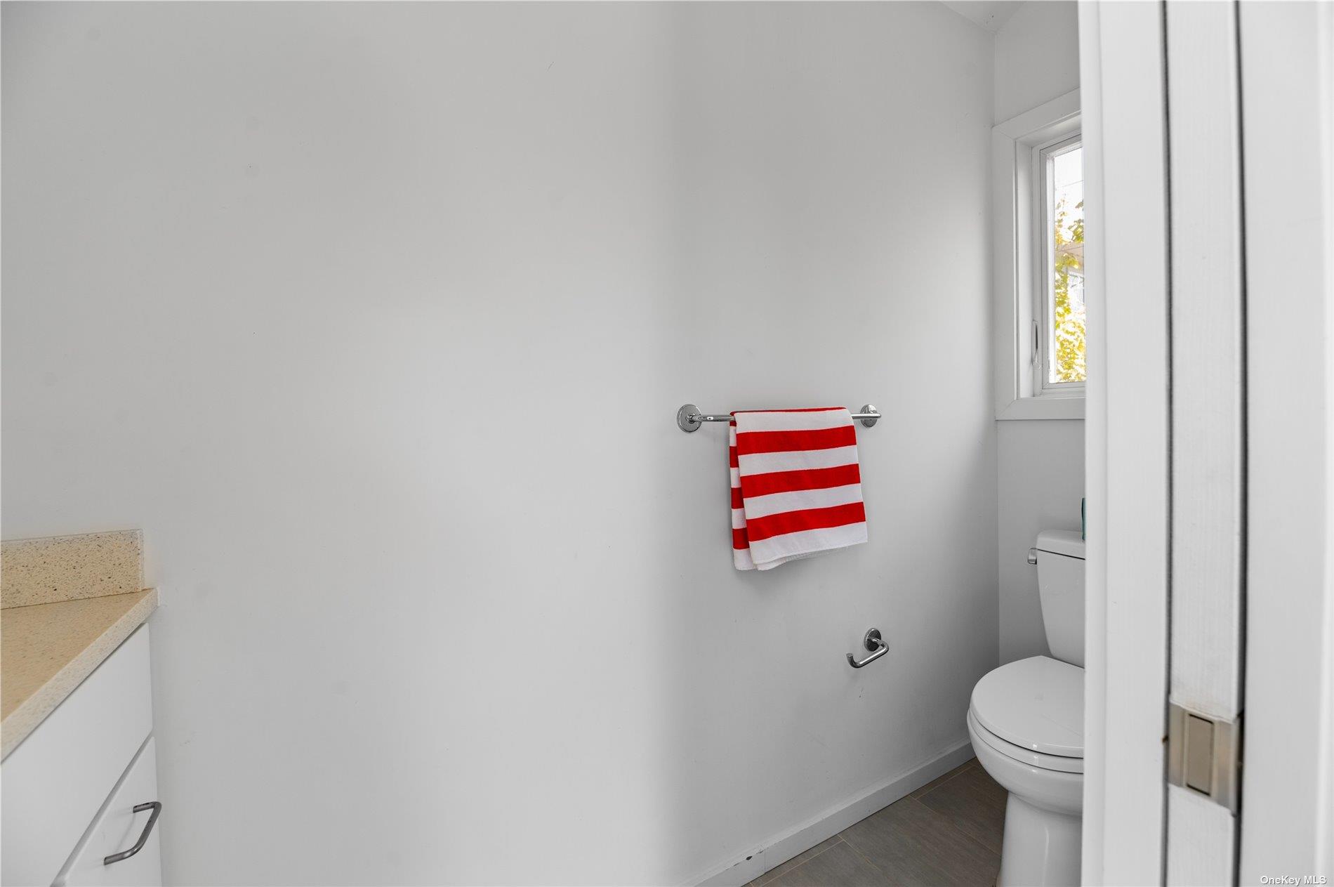 #15 photo, 36 Beachwold Avenue, Seaview , NY 11770