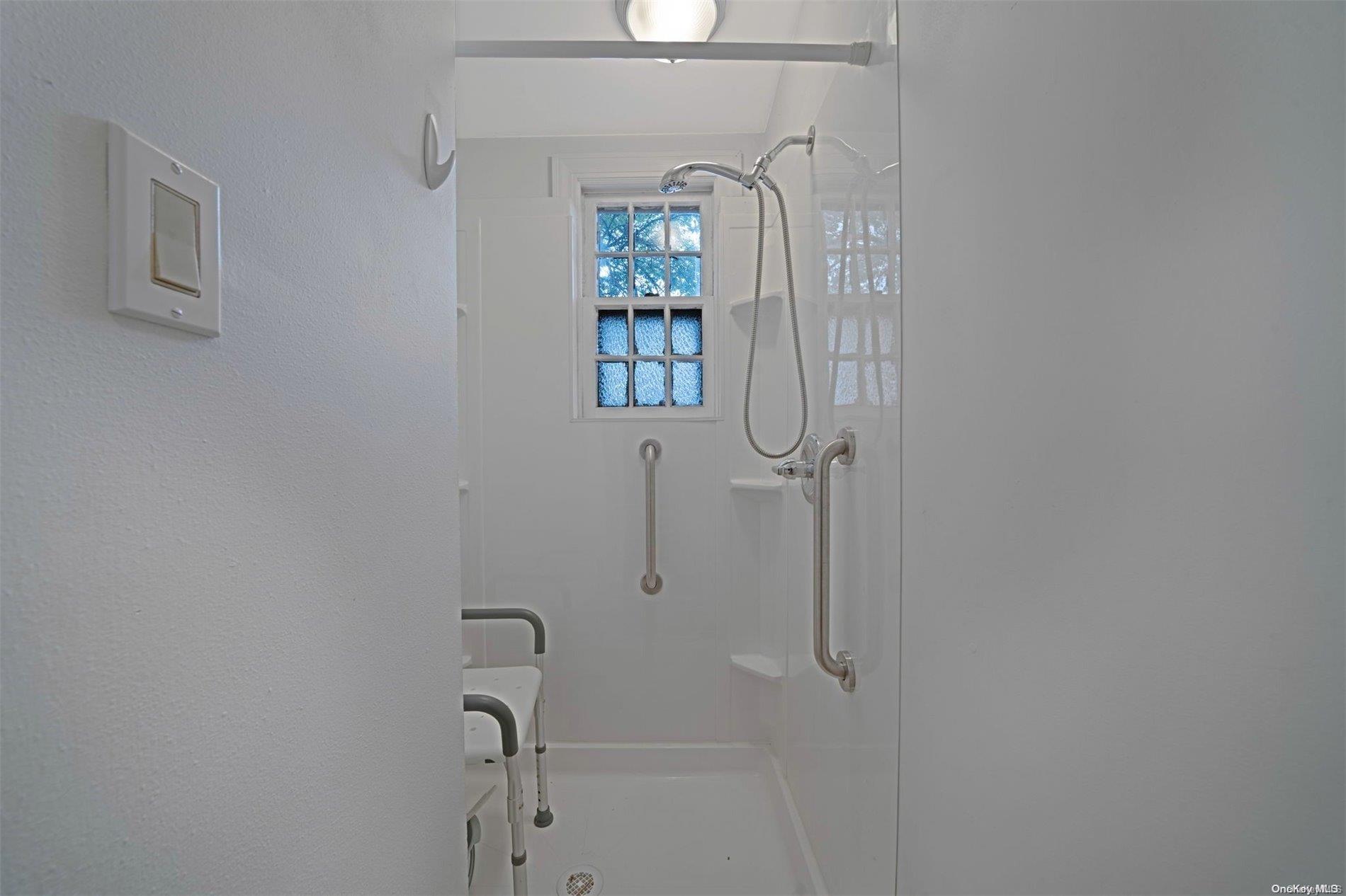 #19 photo, 60-14 60th Avenue, Maspeth , NY 11378