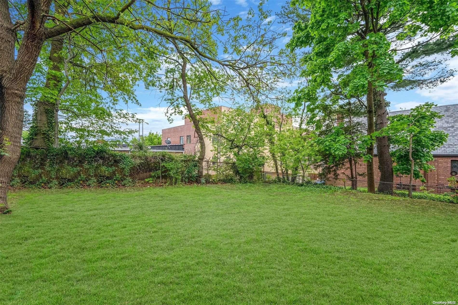 #4 photo, 60-14 60th Avenue, Maspeth , NY 11378