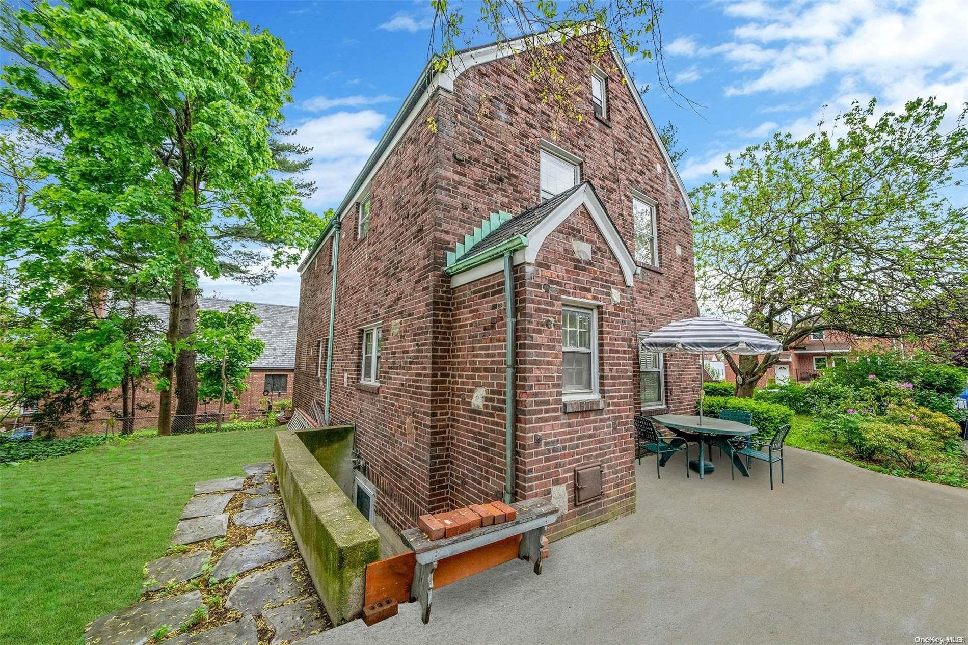 #6 photo, 60-14 60th Avenue, Maspeth , NY 11378