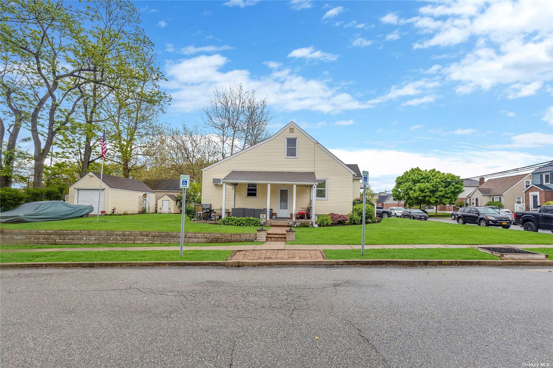 #1 photo, 171 Jefferson Street, Franklin Square , NY 11010