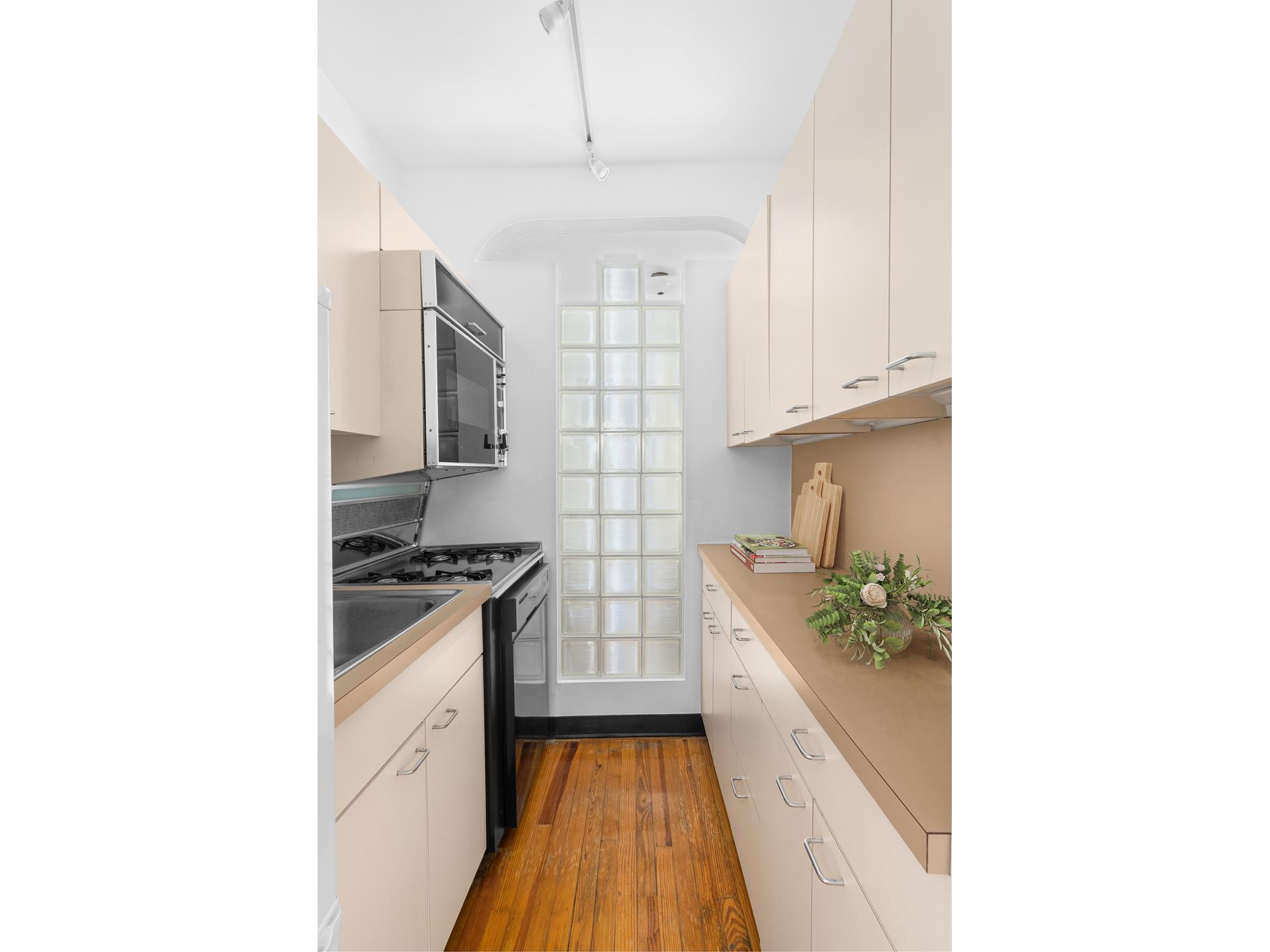 #5 photo, 155 W 20TH Street, マンハッタン Chelsea , NY 10011