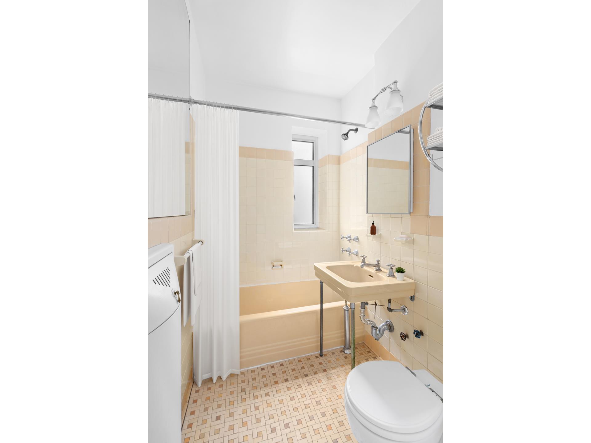 #6 photo, 155 W 20TH Street, マンハッタン Chelsea , NY 10011