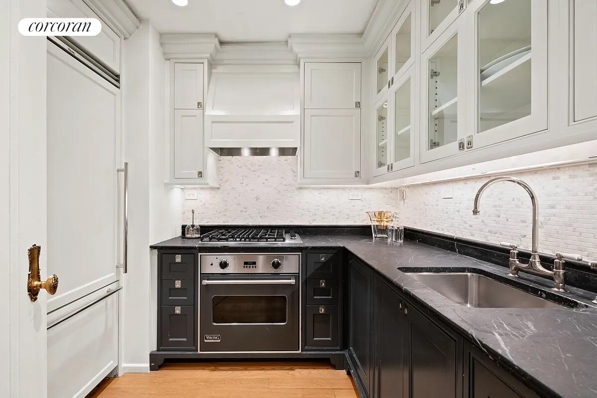 #20 photo, 1 CENTRAL Park S, Central Park South , NY 10019