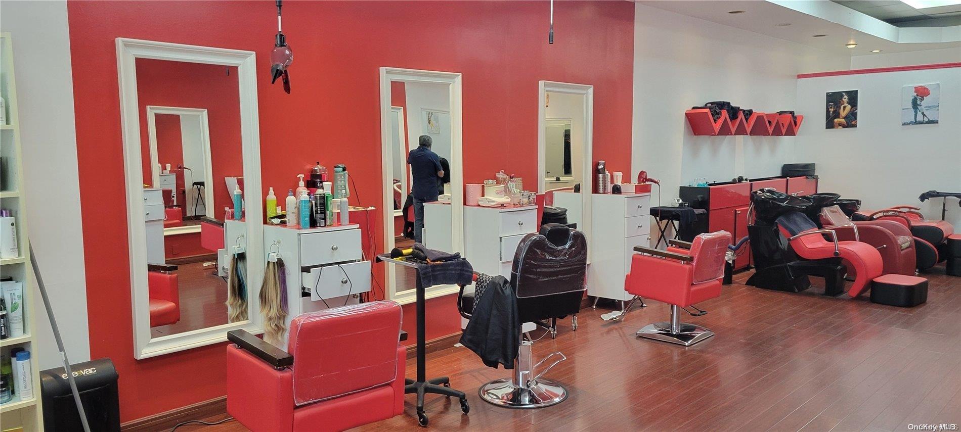 #2 photo, 1081 Willis Avenue, ナッソー郡 Albertson , NY 11507