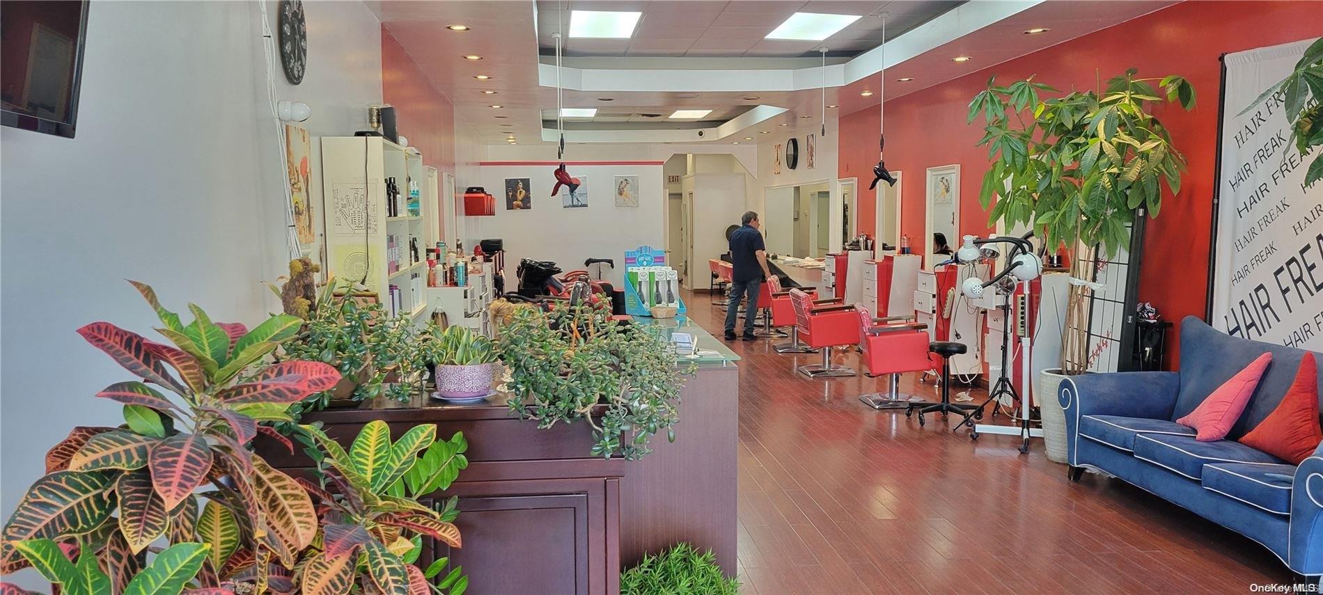 #3 photo, 1081 Willis Avenue, ナッソー郡 Albertson , NY 11507