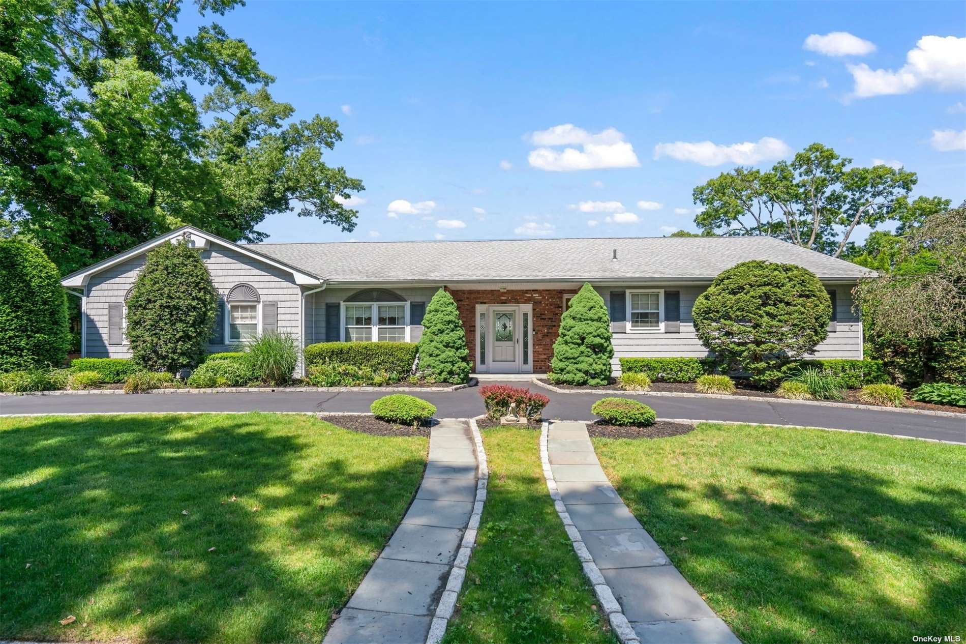 #1 photo, 19 Lizetta Street, サフォーク郡 Smithtown , NY 11787