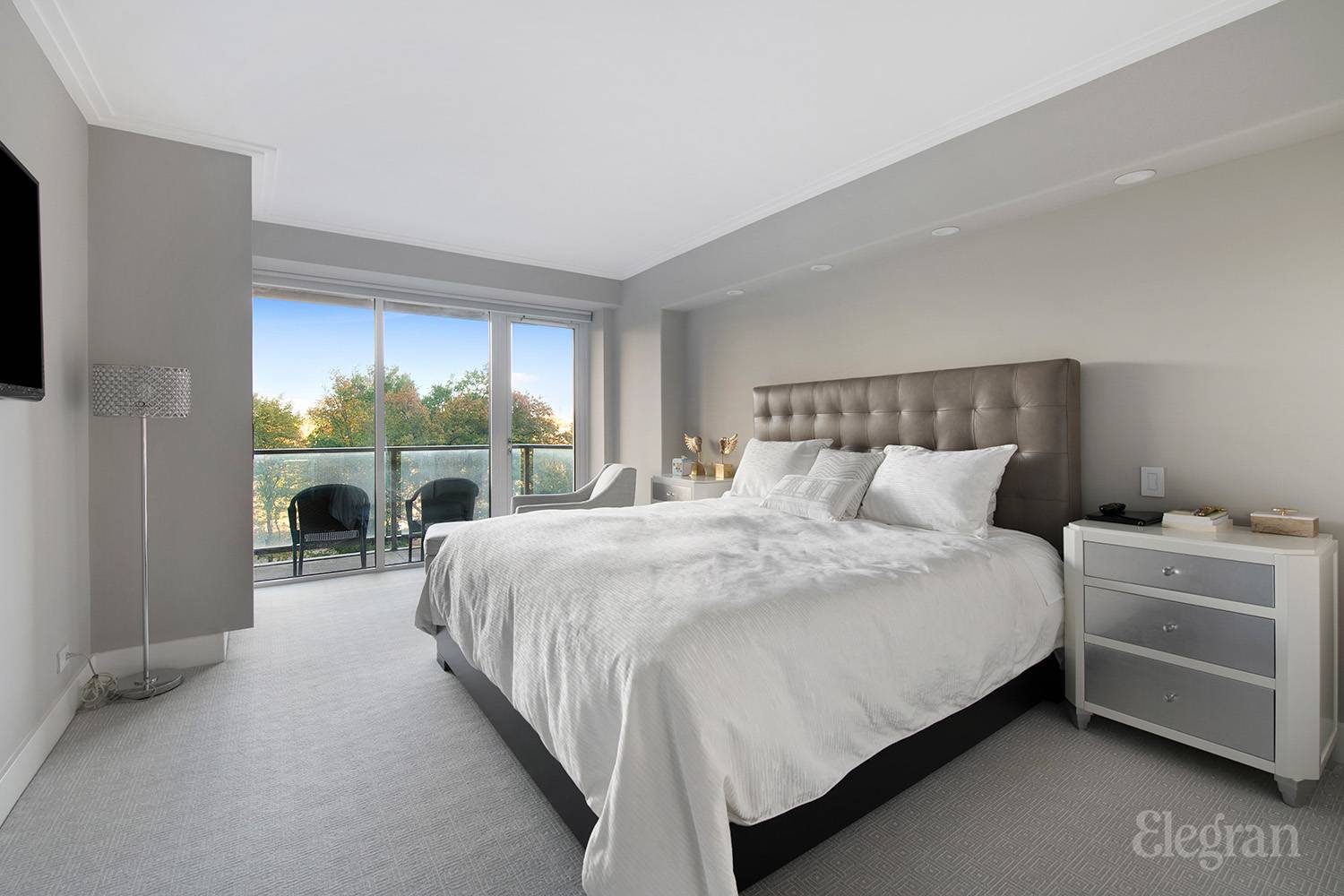 #7 photo, 210 Central Park S, マンハッタン Central Park South , NY 10019