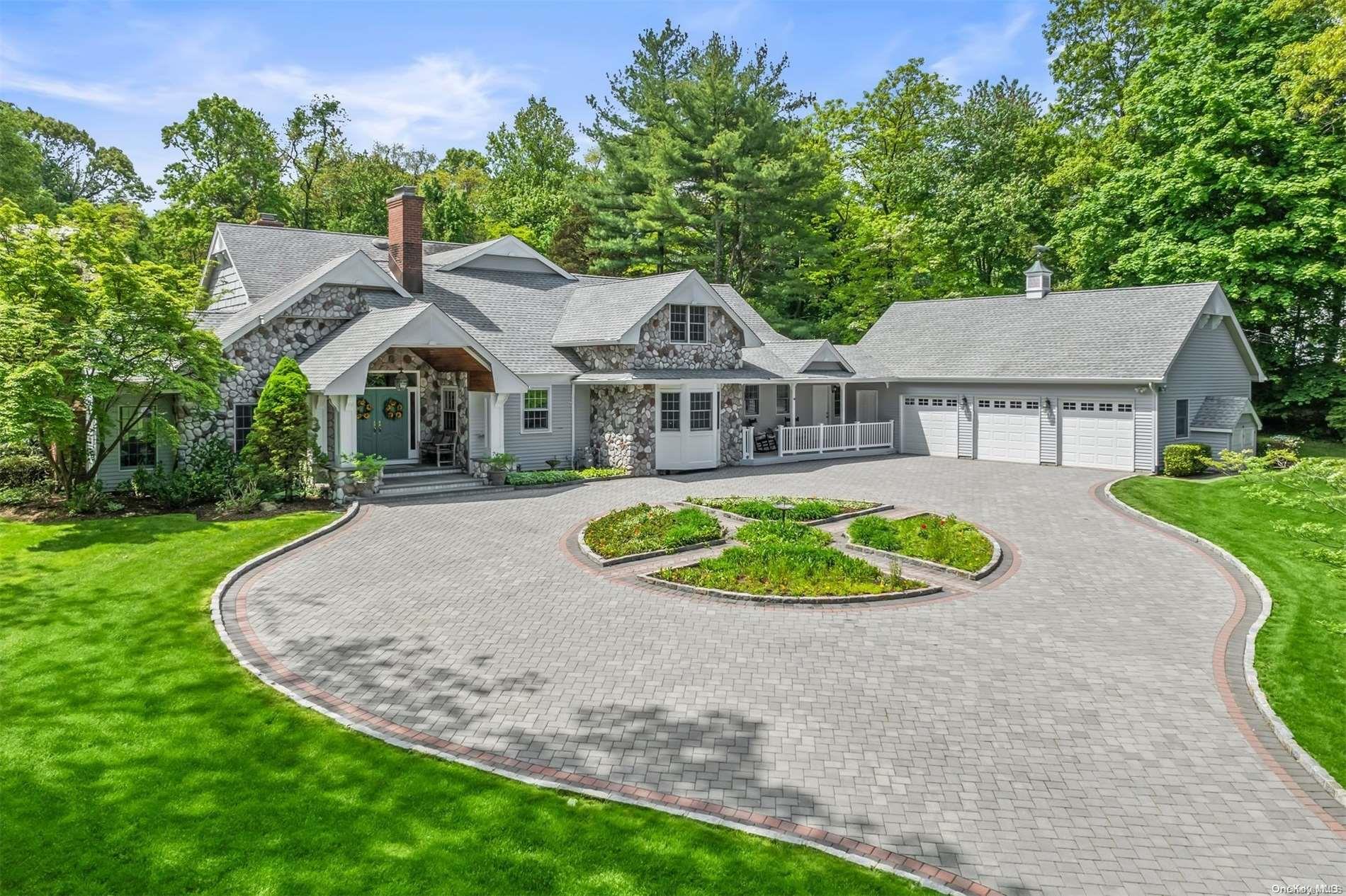 #1 photo, 7 Crane Road, Lloyd Harbor , NY 11743