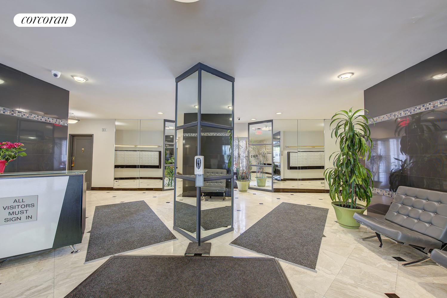 #4 photo, 67-30 CLYDE Street, クイーンズ区 Forest Hills , NY 11375