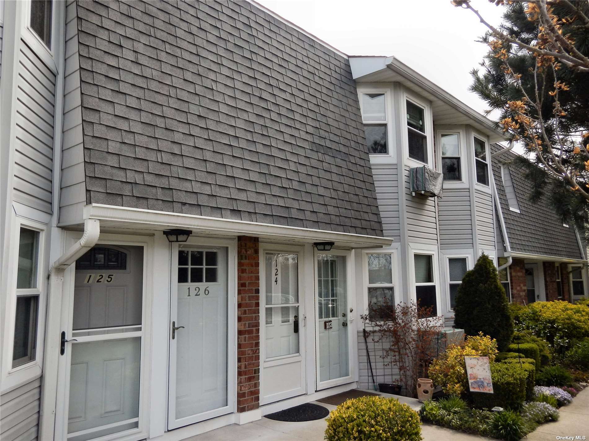 #1 photo, 124 Millard Avenue, West Babylon , NY 11704