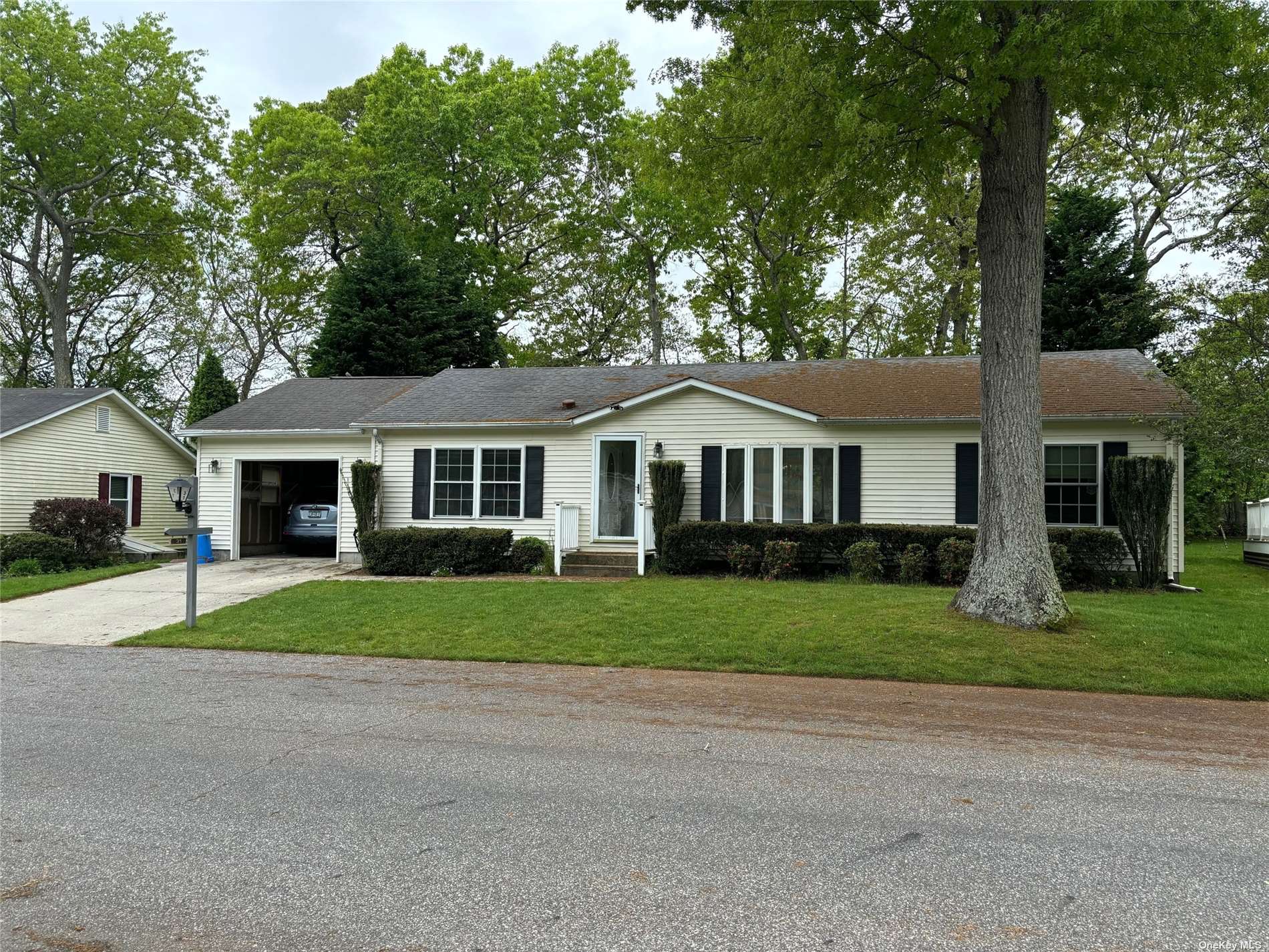 #1 photo, 1407-31 Middle Road, Calverton , NY 11933