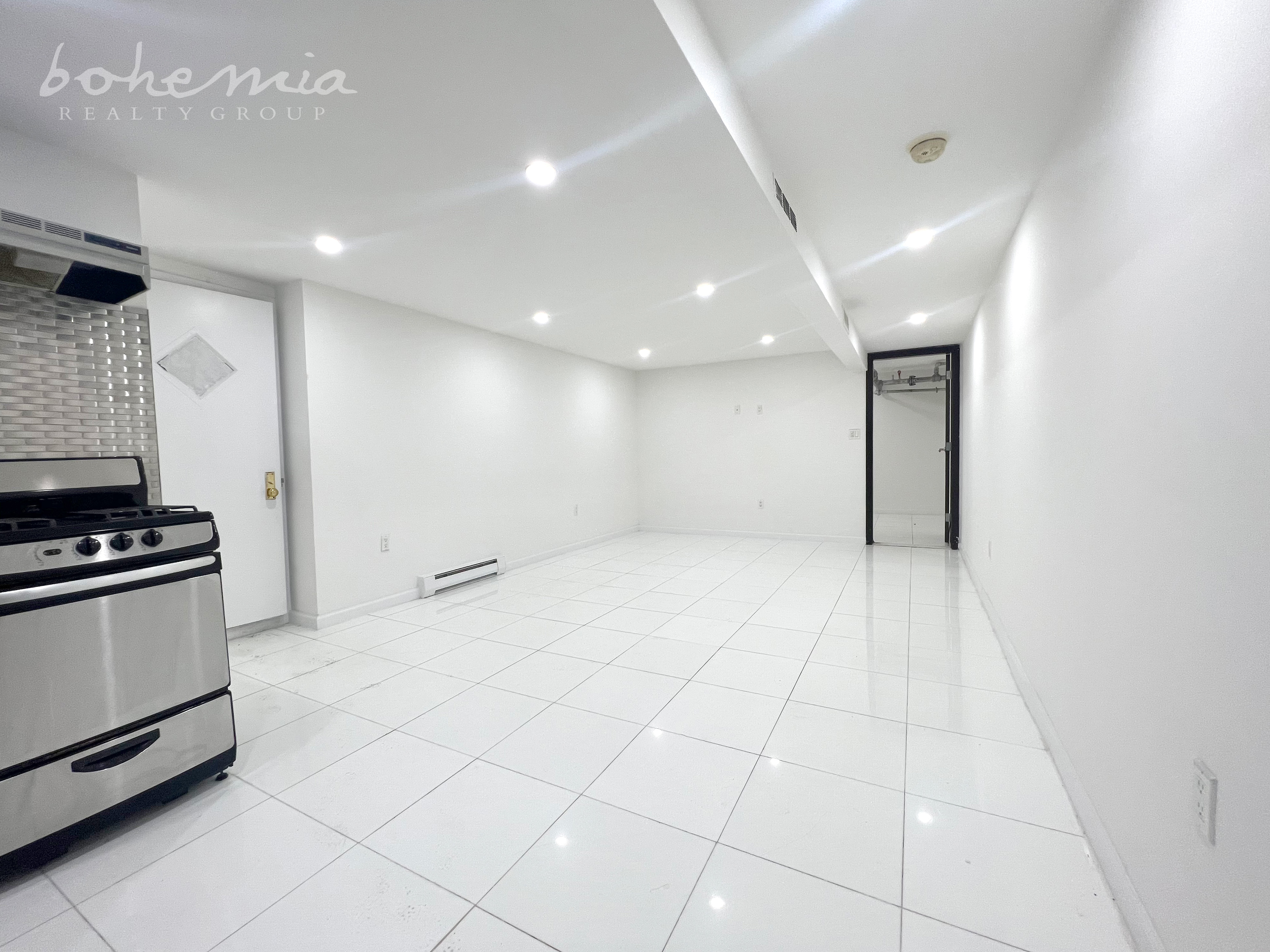 #1 photo, 320 Manhattan Avenue, West Harlem , NY 10026