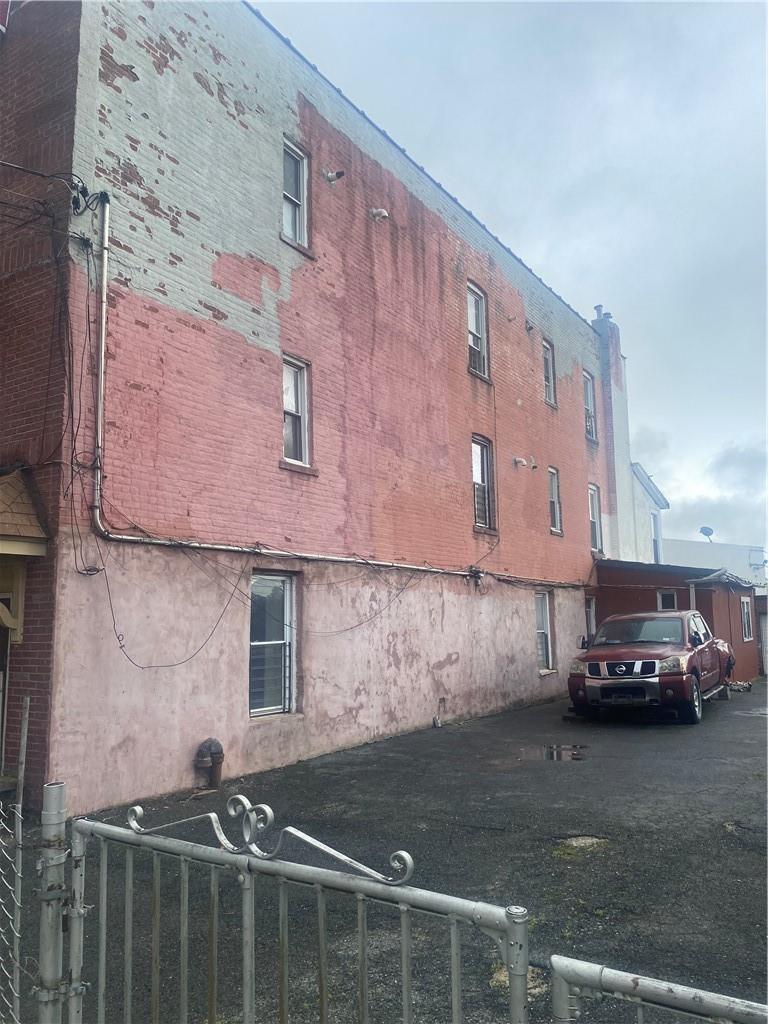 #3 photo, 1154 E 212th Street, ブロンクス区 Bronx , NY 10469