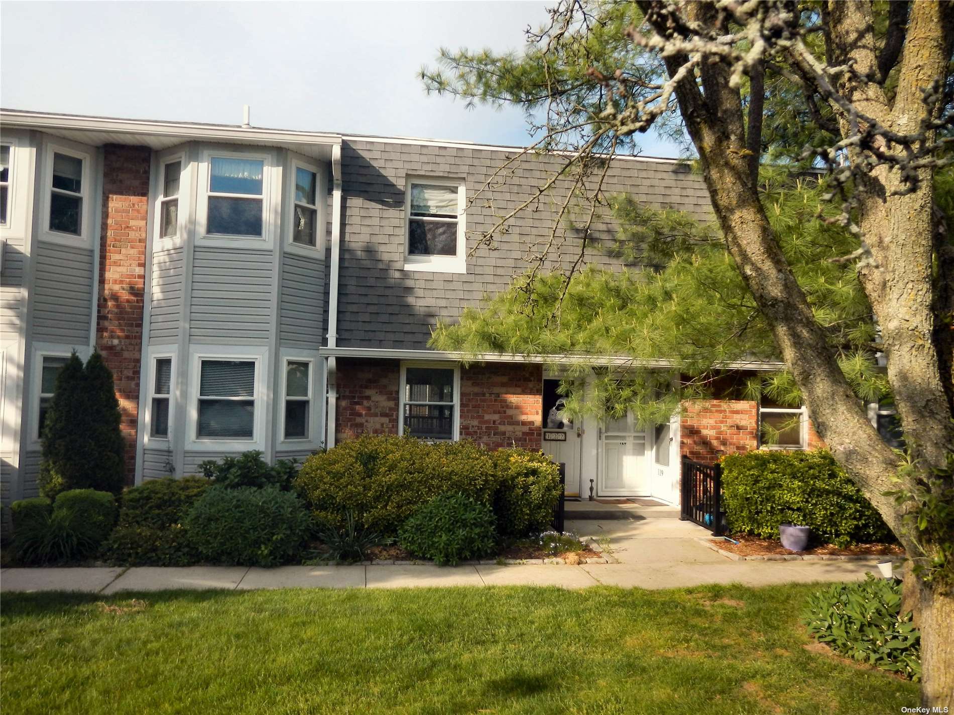 #1 photo, 122 Millard Avenue, West Babylon , NY 11704