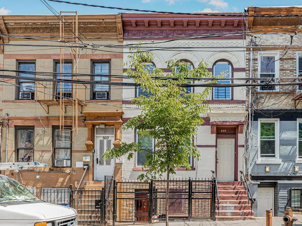 #4 photo, 505 E 183rd Street, ブロンクス区 Bronx , NY 10458