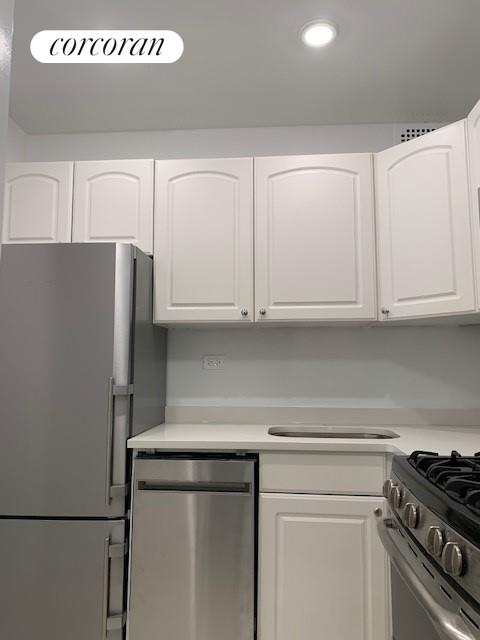 #1 photo, 301 E 66TH Street, Lenox Hill , NY 10065