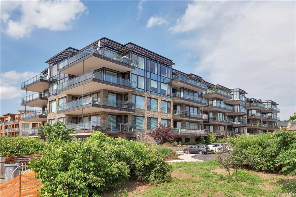 #1 photo, 18 Rivers Edge Drive, Tarrytown , NY 10591