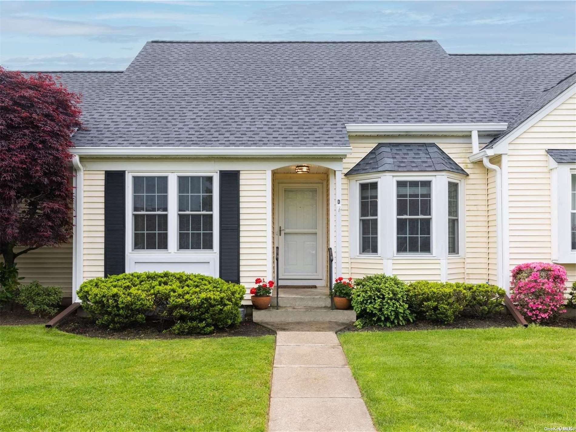 #1 photo, 2555 Youngs Avenue, 東長島 Southold , NY 11971