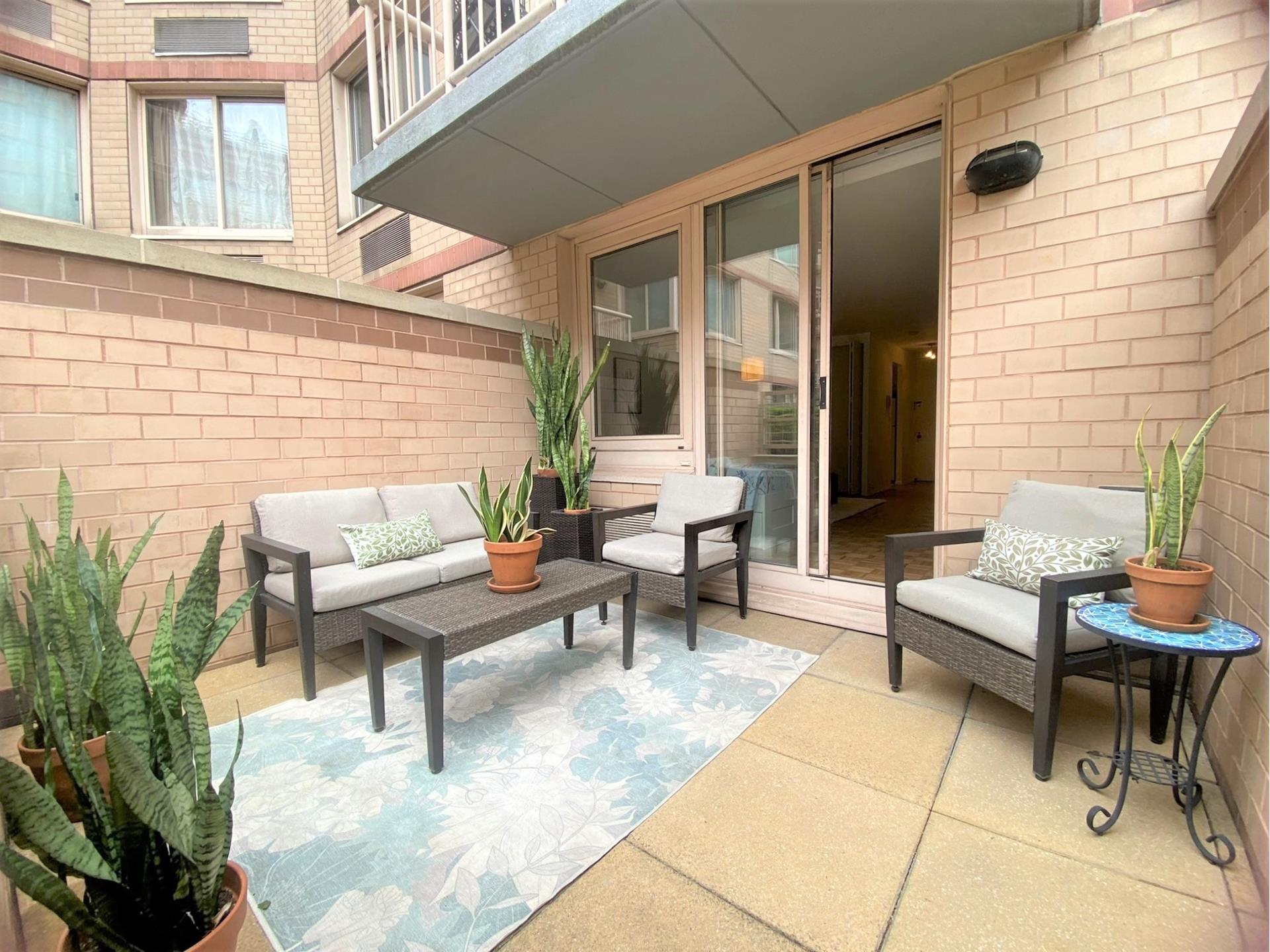 #1 photo, 393 W 49TH Street, 曼哈顿 中城西区 Hells Kitchen , NY 10019