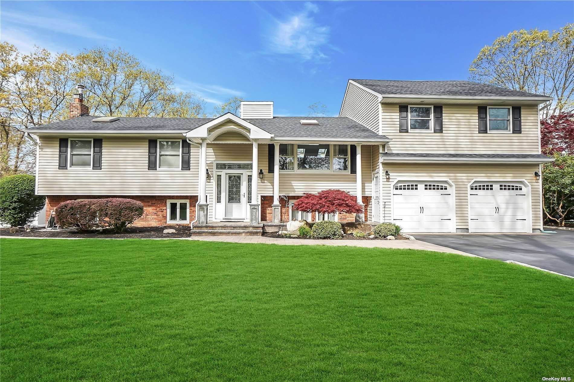 #1 photo, 124 Ledgewood Drive, Smithtown , NY 11787
