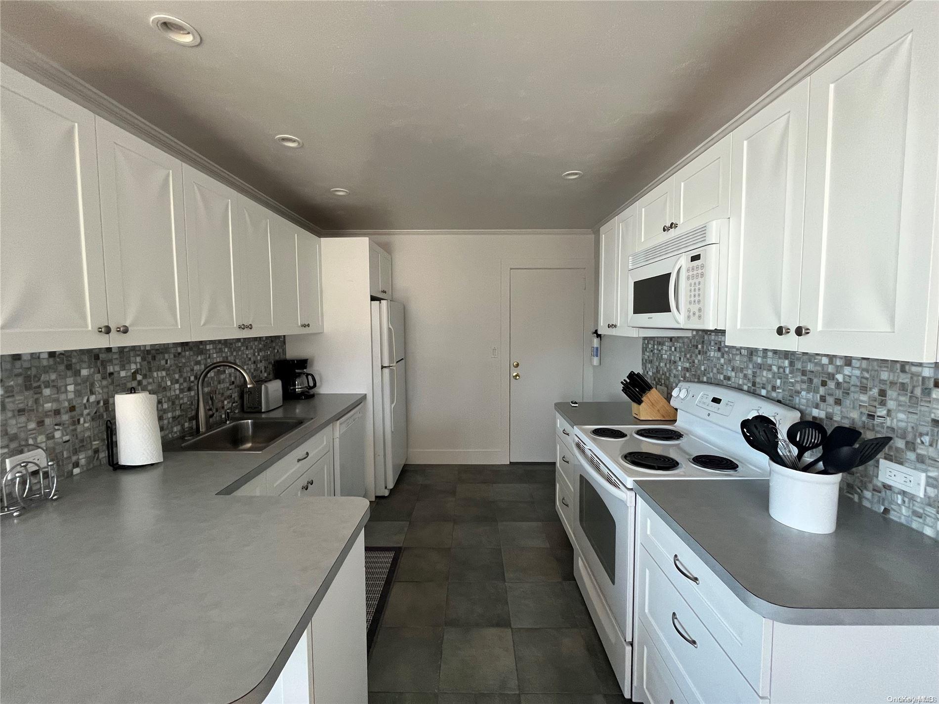 #2 photo, 786 Evergreen Walk, Ocean Beach , NY 11770