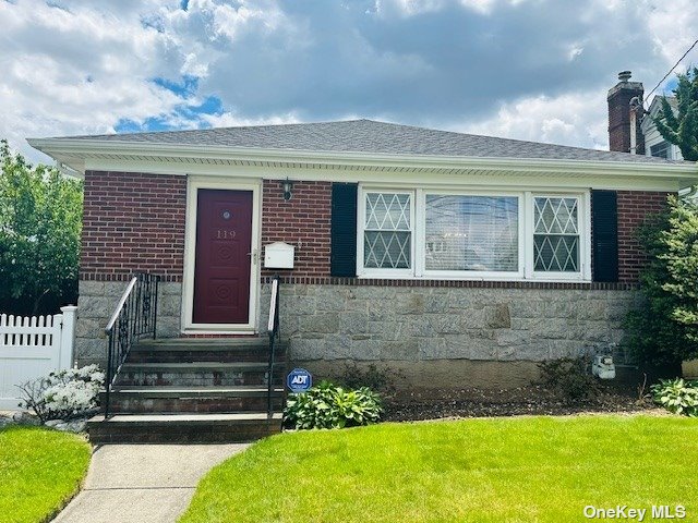 #1 photo, 119 Dow Avenue, Mineola , NY 11501