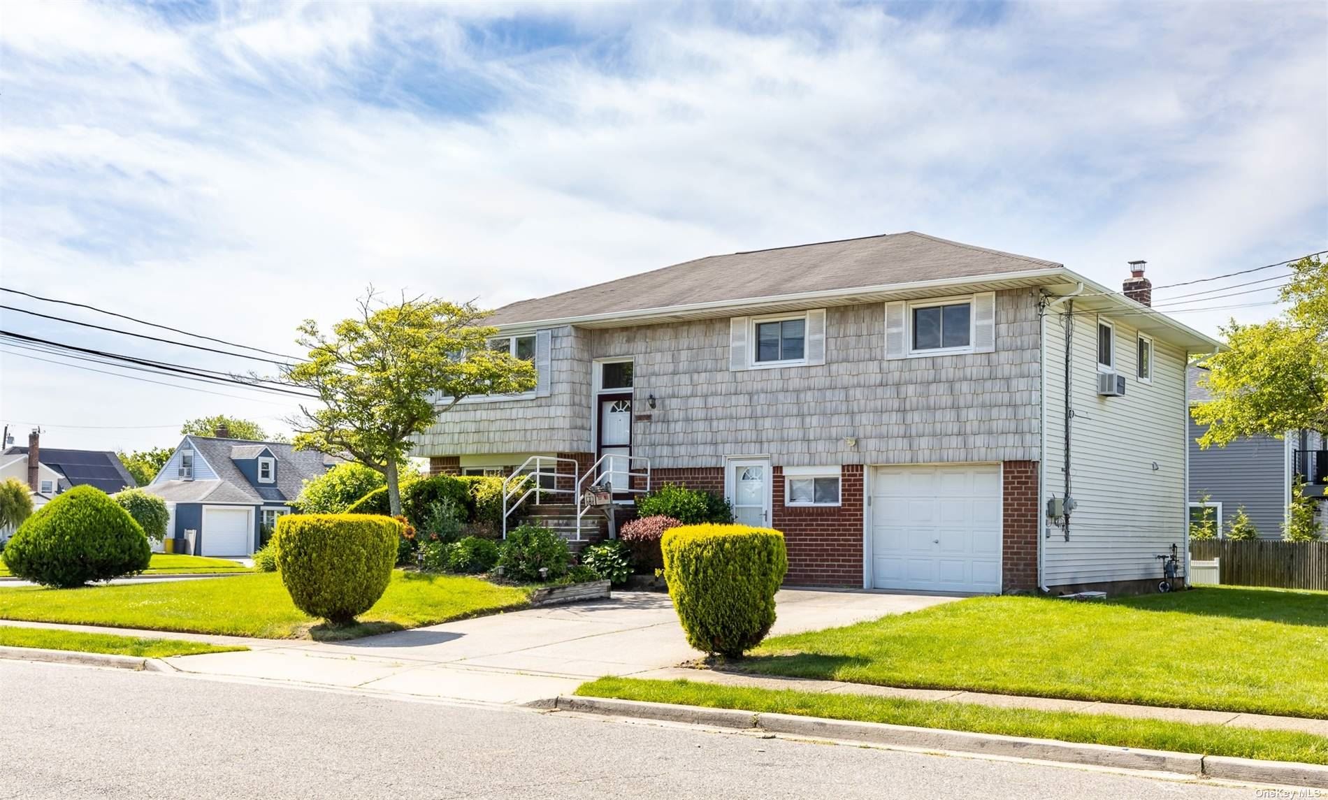 #1 photo, 124 Washington Place, 长岛 Massapequa , NY 11758